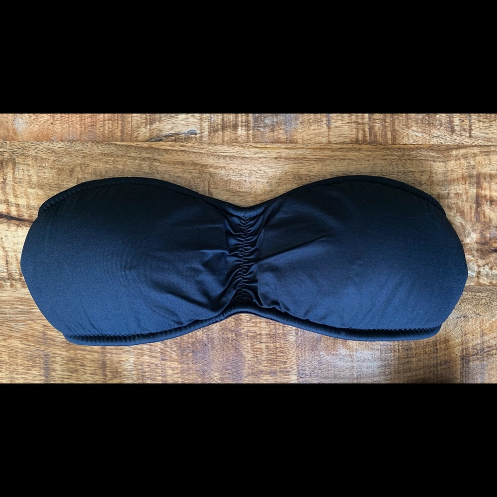 ITEM DONATED —-NWOT Strapless bikini 👙 TOP